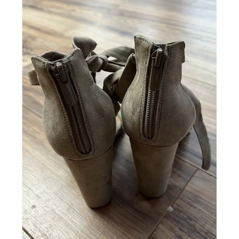Torrid 4” Dark Taupe Thick Strappy Wrap Heel Size 8.5 Faux Suede Sexy Women’s
